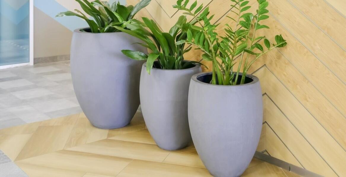 Donice zewnętrzne – jakie materiały zapewniają największą trwałość?