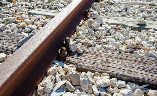 Używane podkłady kolejowe: co warto wiedzieć przed zakupem?