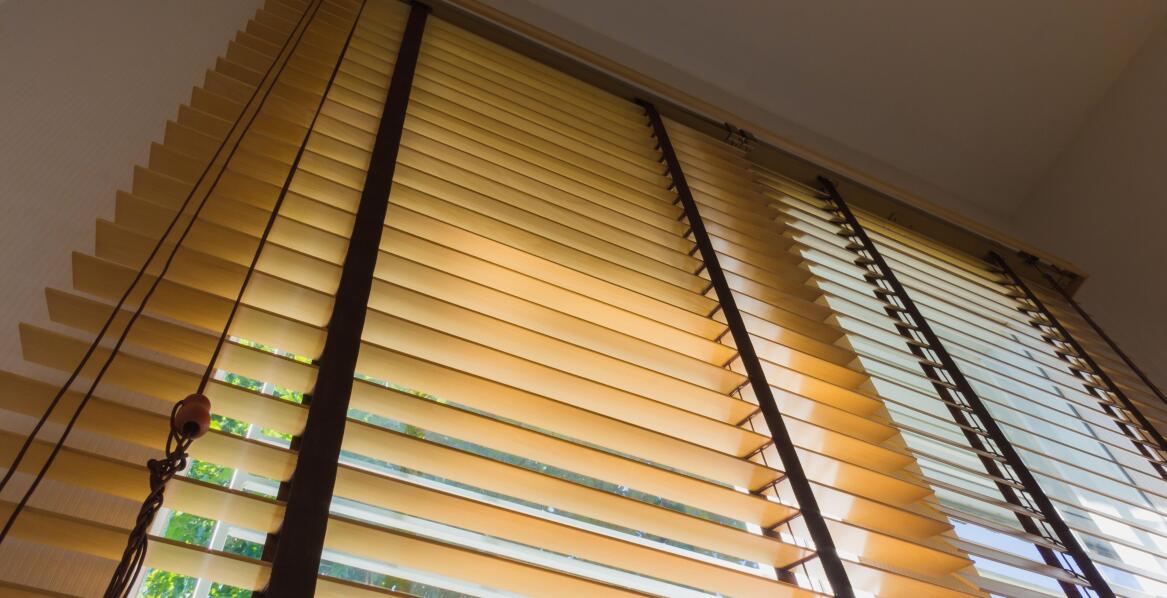 Jakie są rodzaje osłon okiennych?