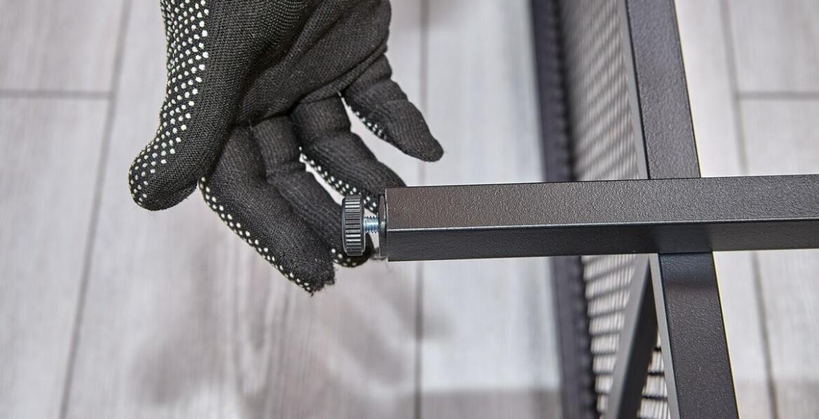 Jak wybrać trwały stojak na monitory do intensywnego użytkowania?