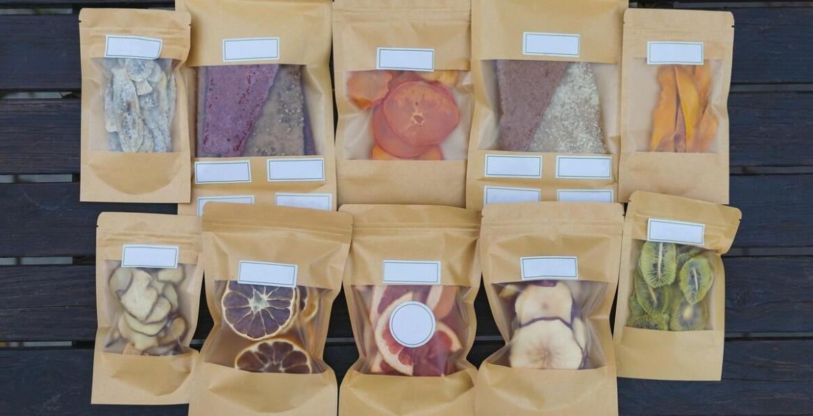 Jakie są zalety stosowania woreczków foliowych w e-commerce?