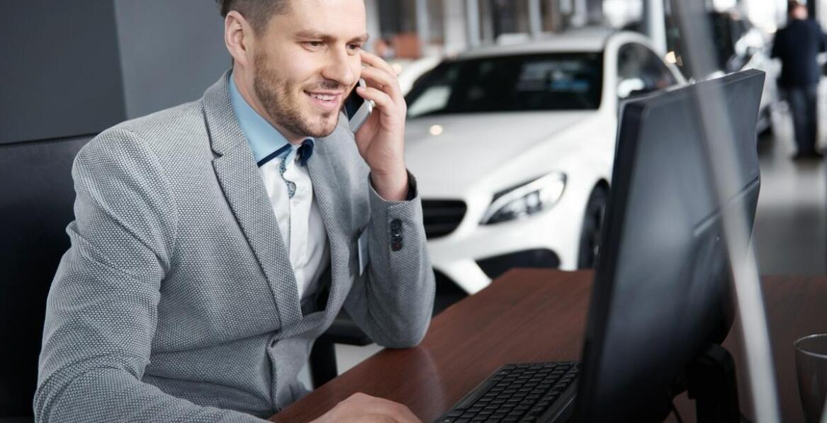 Wynajem samochodu osobowego – jakie są kluczowe zalety tej usługi?