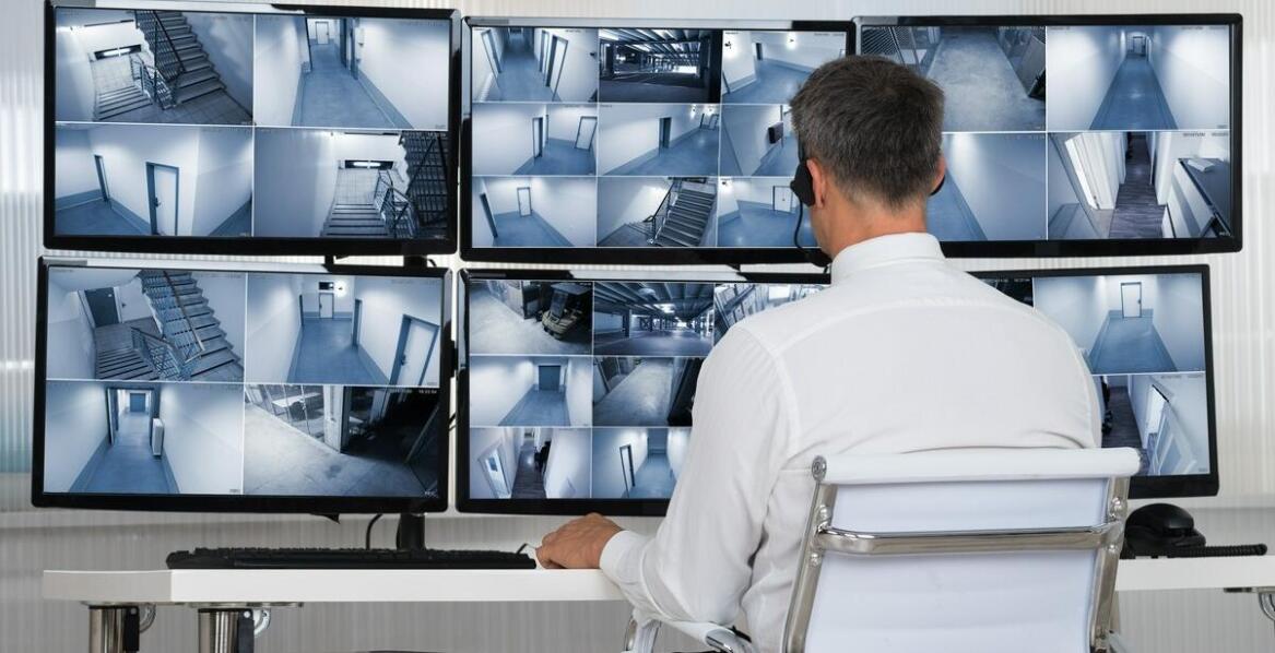 Jak technologie monitoringu wpływają na bezpieczeństwo szaf?