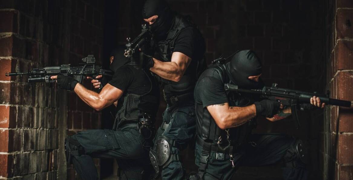 Jakie technologie wpływają na trwałość rękawic militarnych?