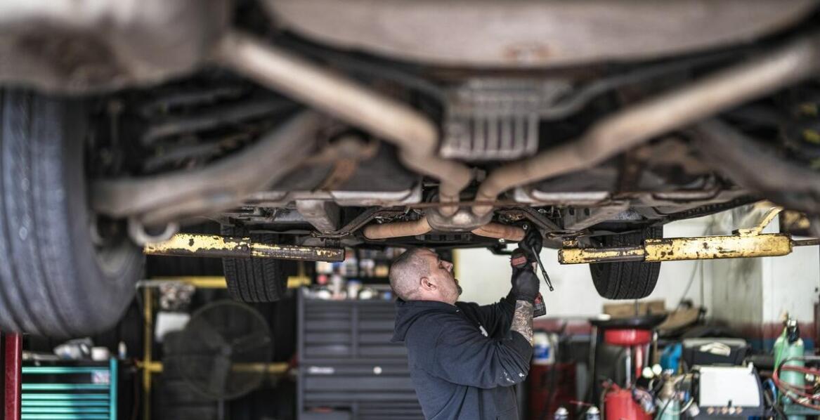 Dlaczego warto inwestować w usługi centrum serwisowego blach?