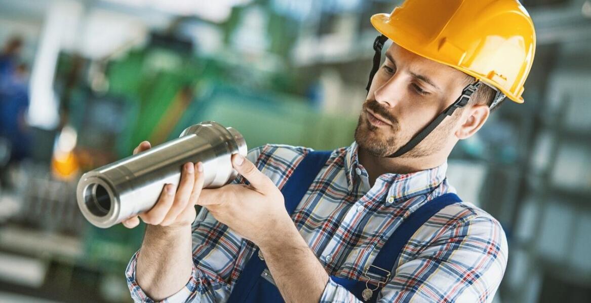 Dlaczego regeneracja mechanizmów jezdnych jest istotna dla wydajności suwnic?