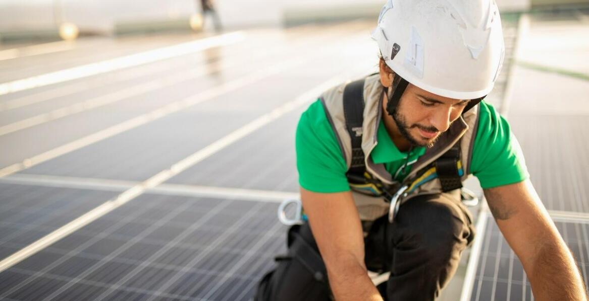 Jak współpraca z naszą firmą poprawia wydajność paneli fotowoltaicznych?