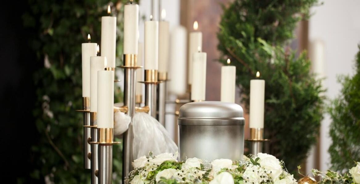 Jak zakład pogrzebowy dba o indywidualne potrzeby klientów podczas organizacji ceremonii?