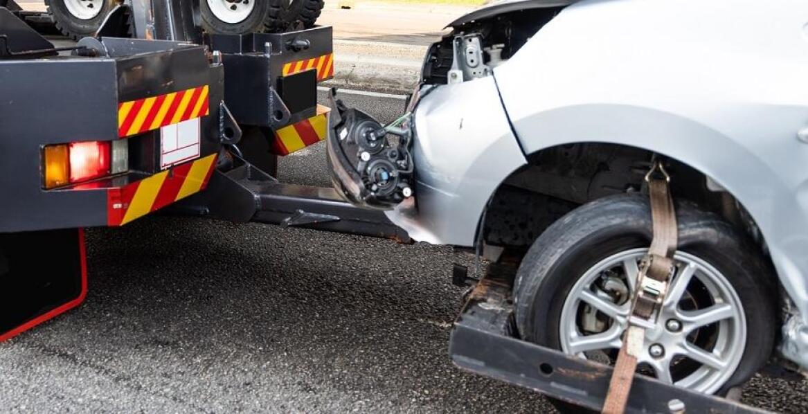 Proces holowania pojazdów osobowych na autostradzie – co warto wiedzieć?