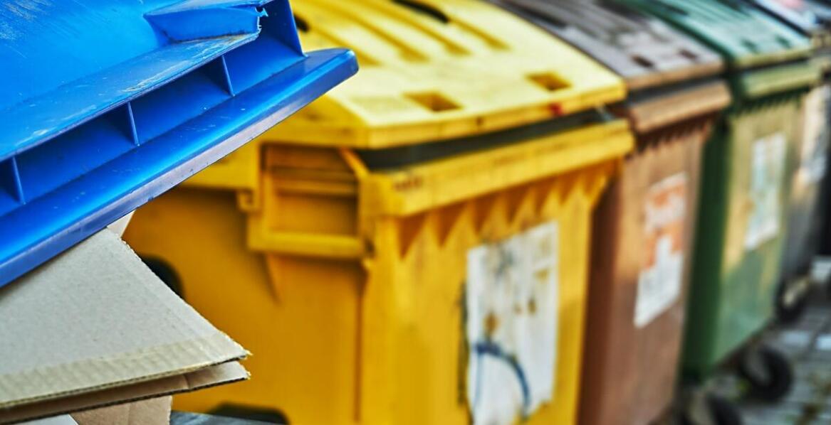 Jakie są zalety długoterminowego wynajmu kontenerów na gruz?