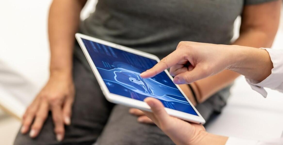 Jakie objawy mogą sugerować potrzebę usg piersi?