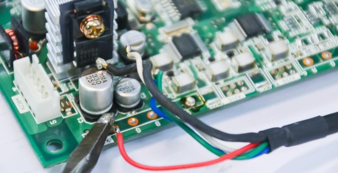 Zalety korzystania z kabli audio klasy premium w domowym systemie nagłośnienia