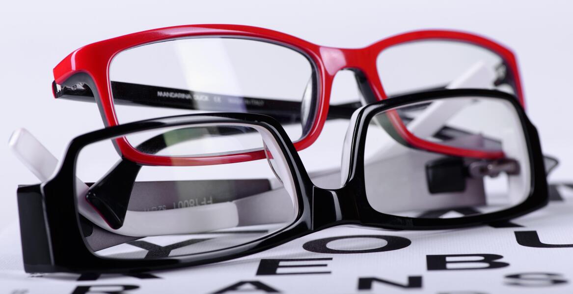 Jak centrum okularów progresywnych dostosowuje się do indywidualnych potrzeb klientów?