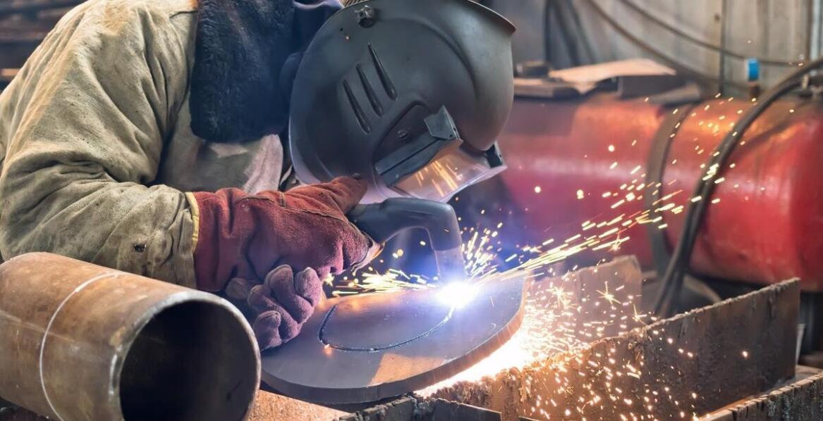 Porównanie spawania MAG z innymi metodami spawalniczymi