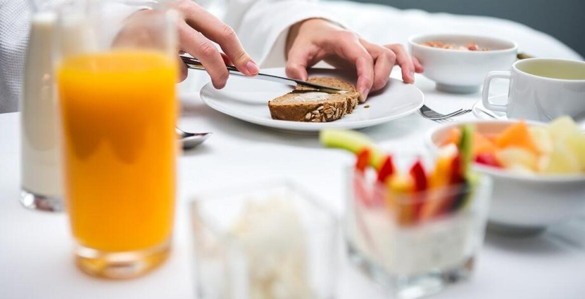 Jakie śniadania proponuje hotelowa restauracja z kuchnią polską?