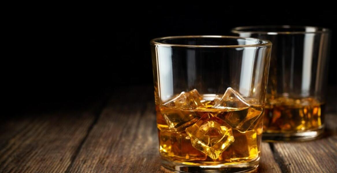 Organizacja wieczorów tematycznych z degustacją whisky