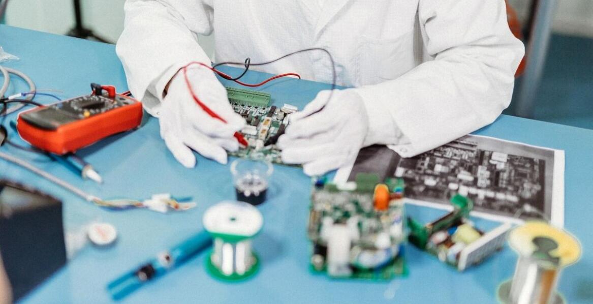 Porównanie różnych modeli taksometrów i ich montażu