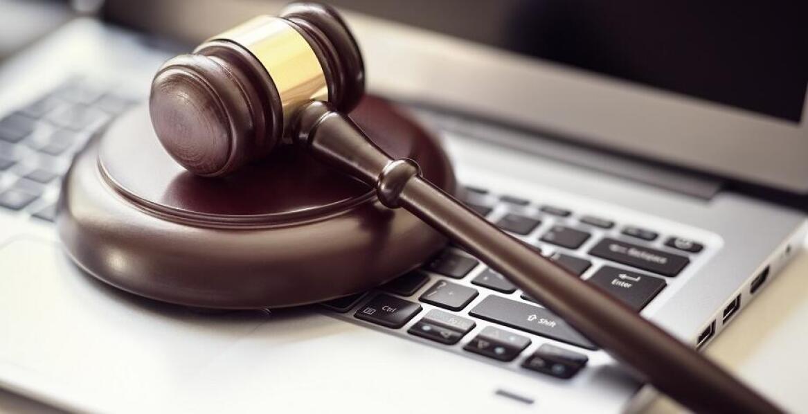 Jak prawo IT reguluje działalność platform cyfrowych?