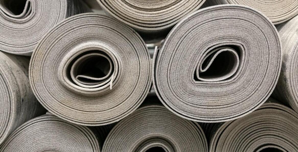 Maty antypoślizgowe a komfort użytkowania przestrzeni – czy warto zainwestować?