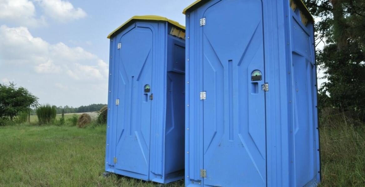 Jakie są zalety stosowania nowoczesnych rozwiązań w toaletach przenośnych?