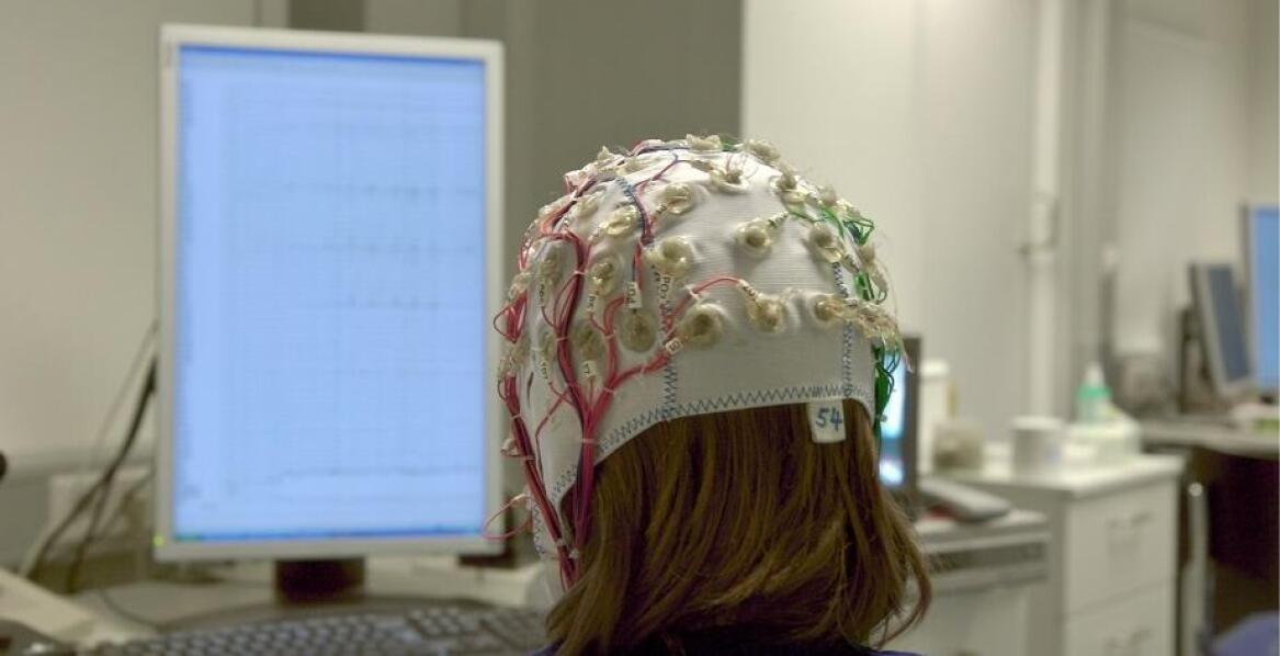 Rola EEG w ocenie funkcji mózgu – jak może pomóc pacjentom?