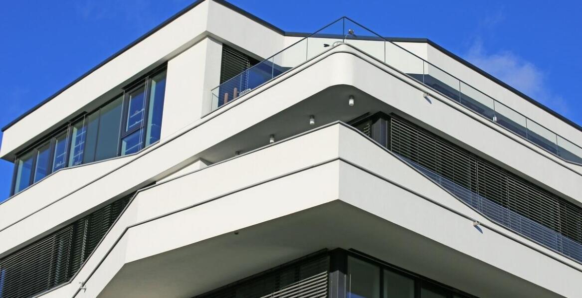 Wpływ parapetów okiennych dekoracyjnych na oszczędność energii w budynkach