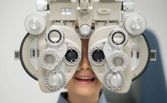 Jakie korzyści płyną z regularnych badań okulistycznych dla dzieci?