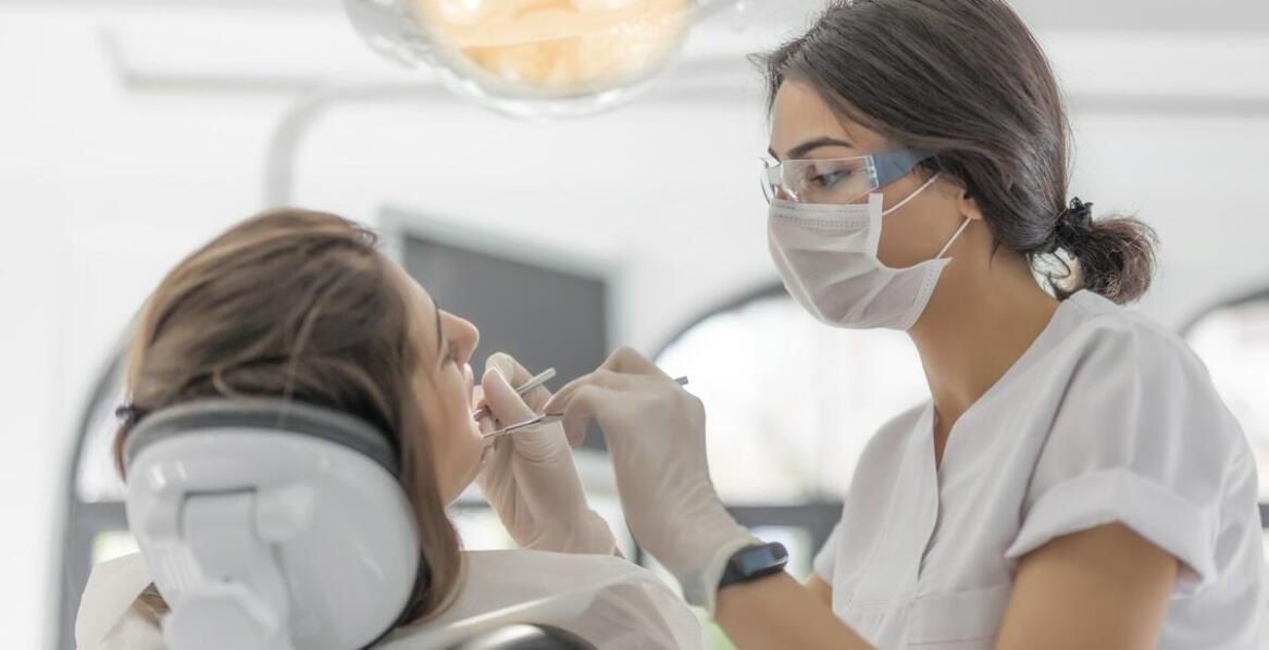 Korzyści z zastosowania implantów zębowych w przypadku braków w uzębieniu