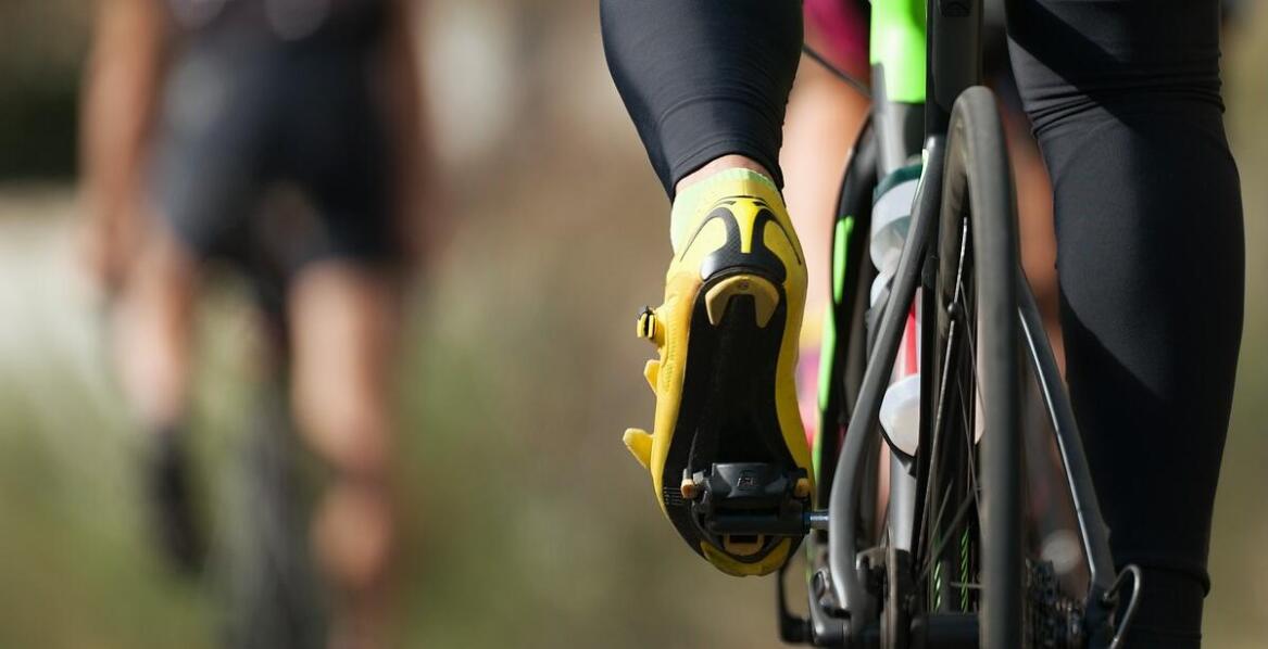 Rodzinne wycieczki rowerowe w otoczeniu przyrody – co warto wiedzieć?