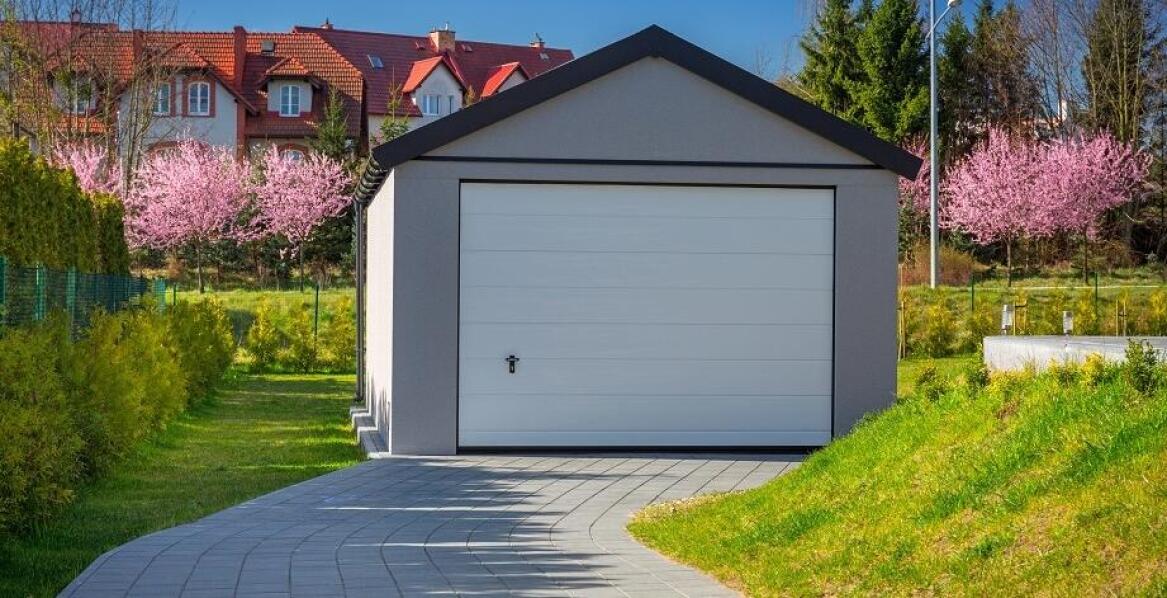 Estetyka i nowoczesność – cechy charakterystyczne prefabrykowanych garaży