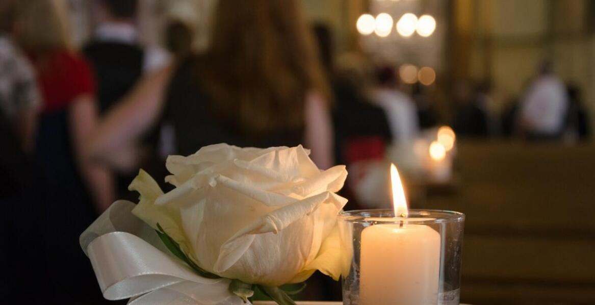 Planowanie ceremonii pogrzebowej krok po kroku – porady od specjalistów