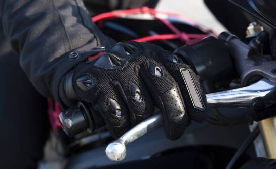 Dlaczego warto zainwestować w wysokiej jakości rękawiczki na crossa?