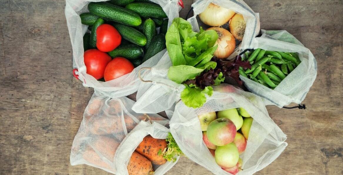 Jak zróżnicować ofertę reklamową za pomocą personalizowanych woreczków płóciennych?