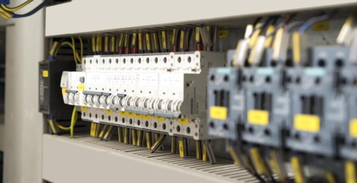 Rola styczników w ochronie przed przeciążeniami w instalacjach elektrycznych