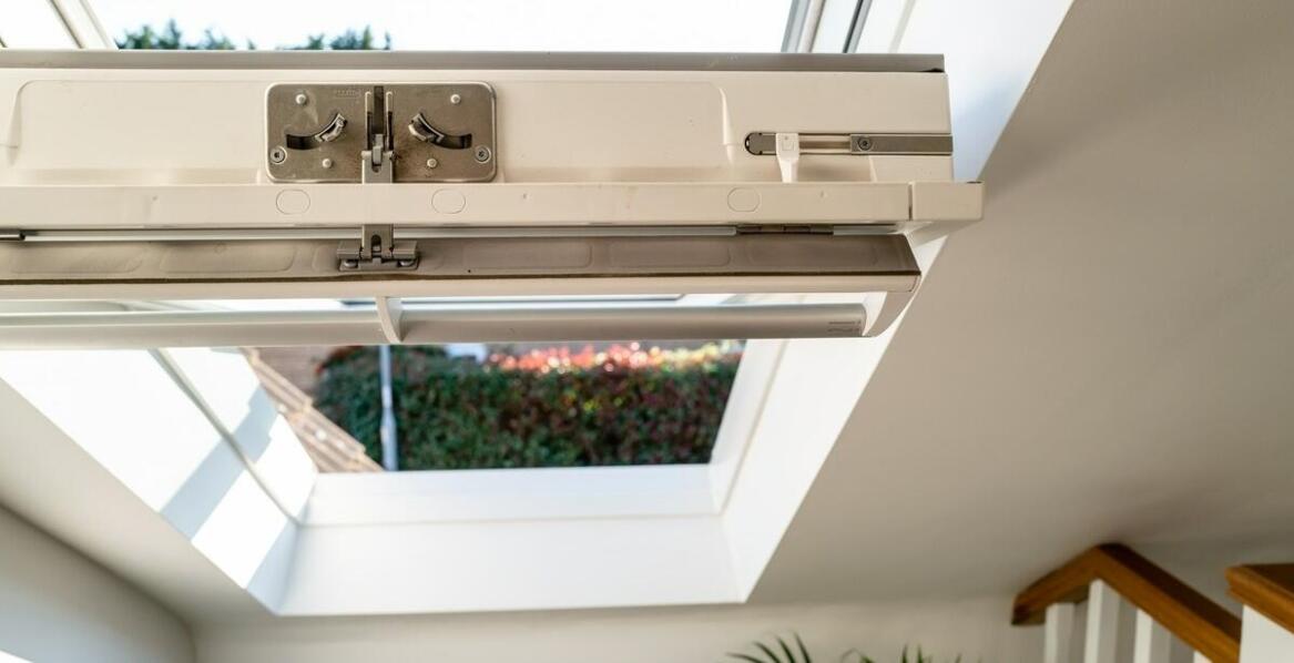 Innowacyjne technologie w produkcji okien dachowych plastikowych