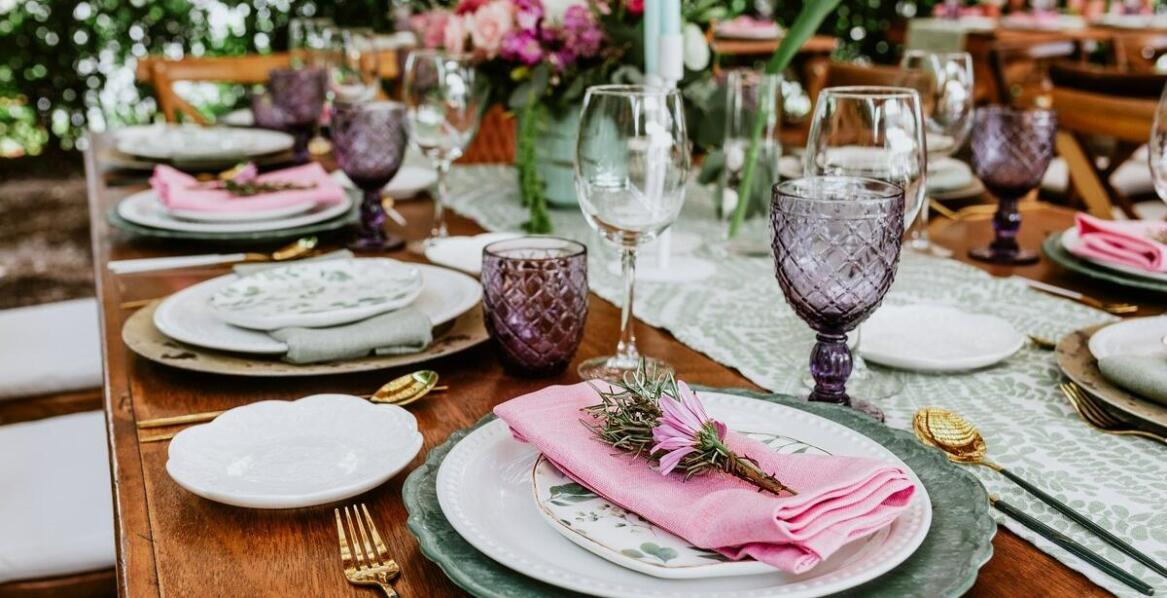 Jak dostosować menu komunijne do potrzeb dietetycznych gości?