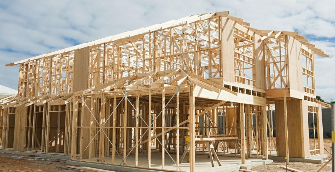 Kluczowe etapy budowy domu z firmą budowlaną - przewodnik dla inwestorów