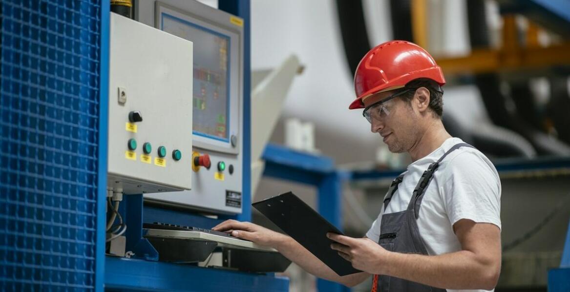 Kontrola warunków pracy – dlaczego jest tak ważna dla bezpieczeństwa?