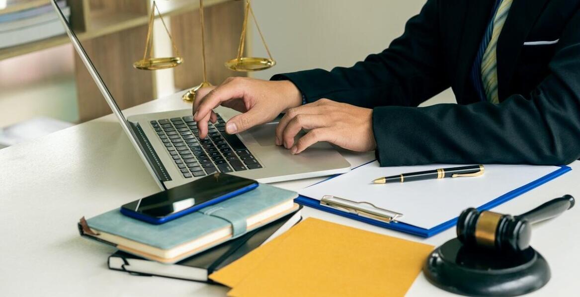 Rola kancelarii prawnej w negocjacjach warunków kontraktowych zamówień publicznych