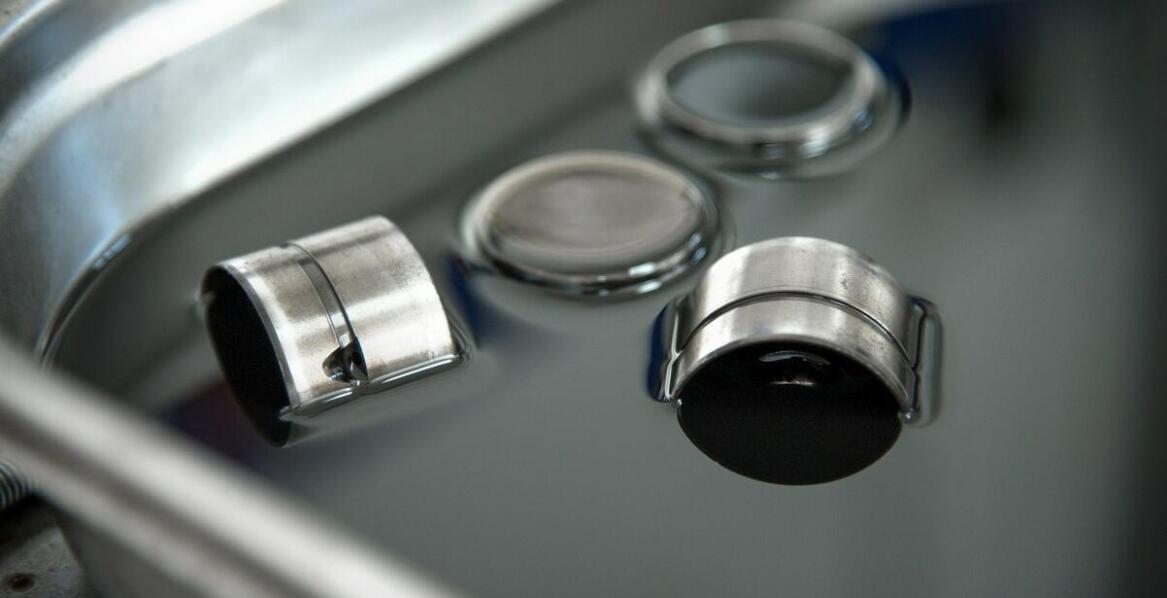 Innowacyjne zastosowania odlewarki próżniowej w produkcji biżuterii