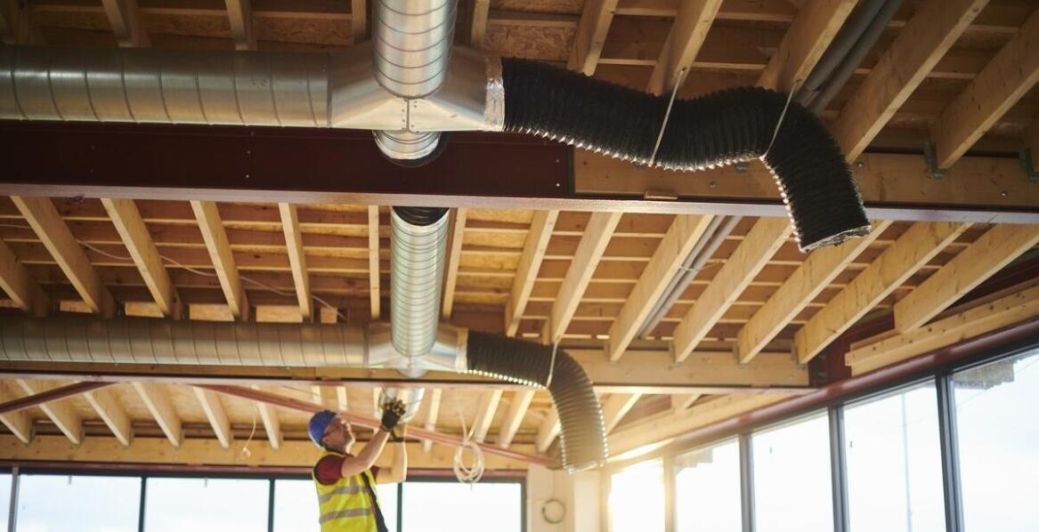 Jak centrale wentylacyjne mogą przyczynić się do redukcji kosztów eksploatacji budynku?