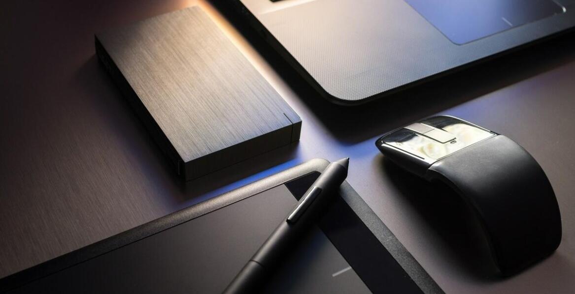 Nowoczesne technologie w produkcji trwałych identyfikatorów imiennych