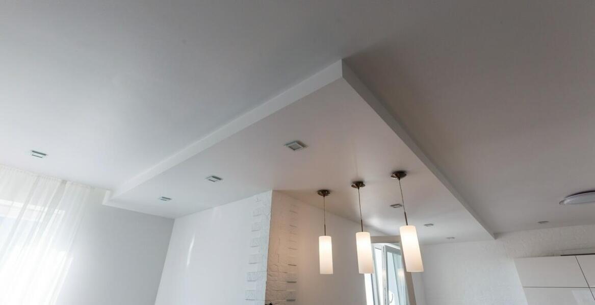 Stropy a energooszczędność budynku – jak wybór konstrukcji wpływa na bilans cieplny?