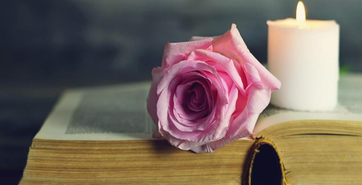 Jak dom pogrzebowy wspiera rodziny w składaniu podziękowań?