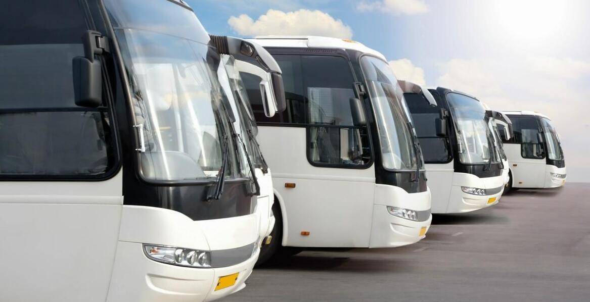 Wypożyczalnia busów - jakie opcje oferujemy dla małych i dużych grup?