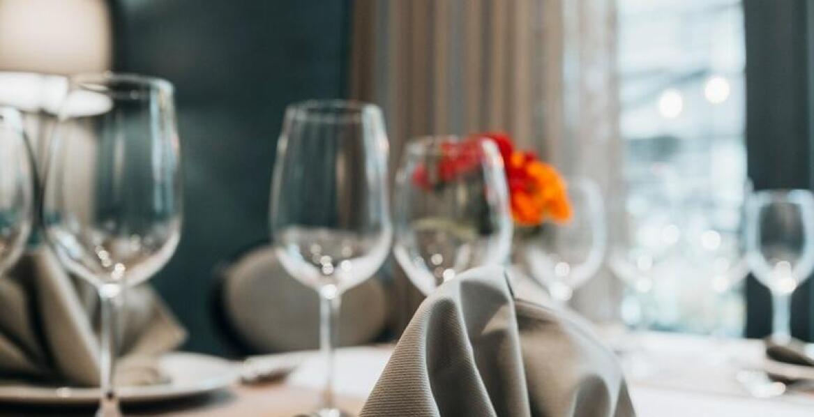 Jak zorganizować perfekcyjne przyjęcie komunijne w domu weselnym?