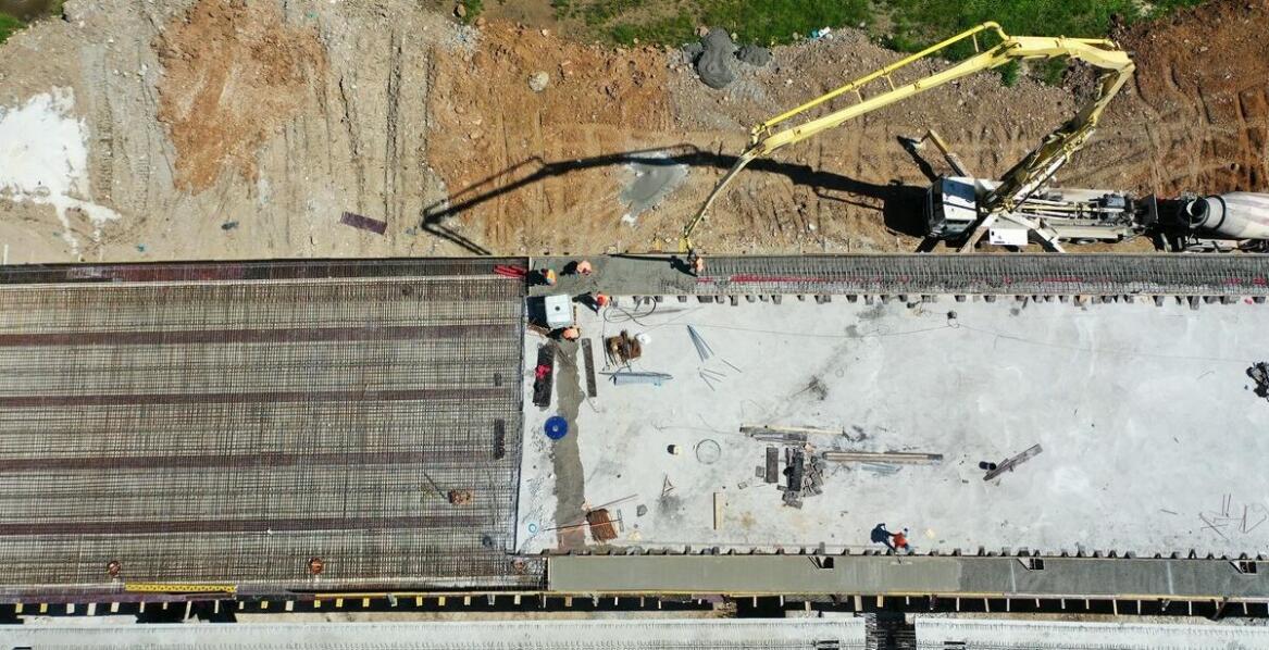 Jak płyty drogowe mogą wspierać infrastrukturę na terenach rolniczych?