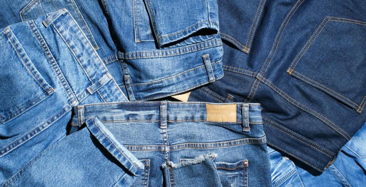 Jakie kolory jeansów królują w ofercie naszego sklepu z dżinsami?