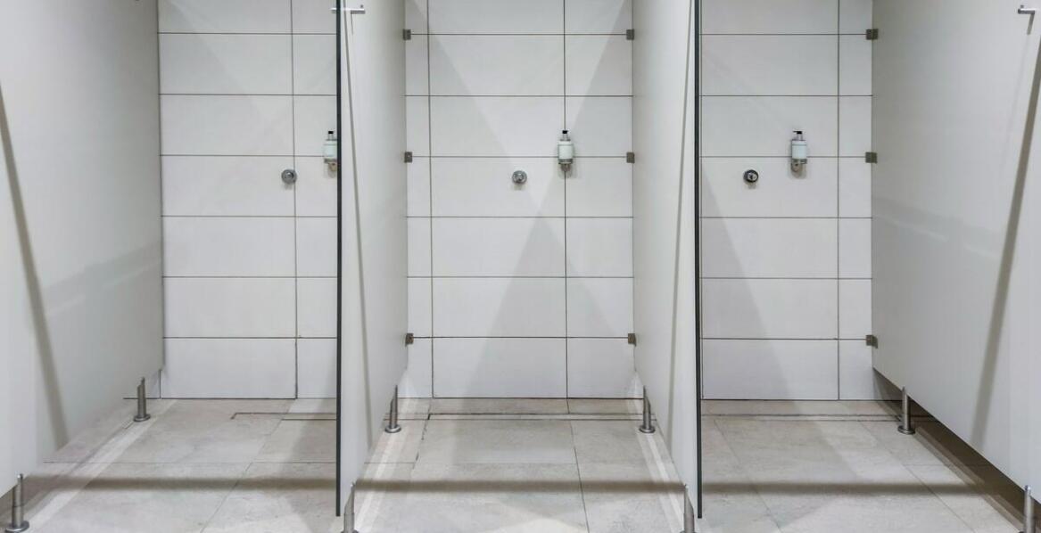 Rola hurtowni sanitarnej w modernizacji obiektów sportowych