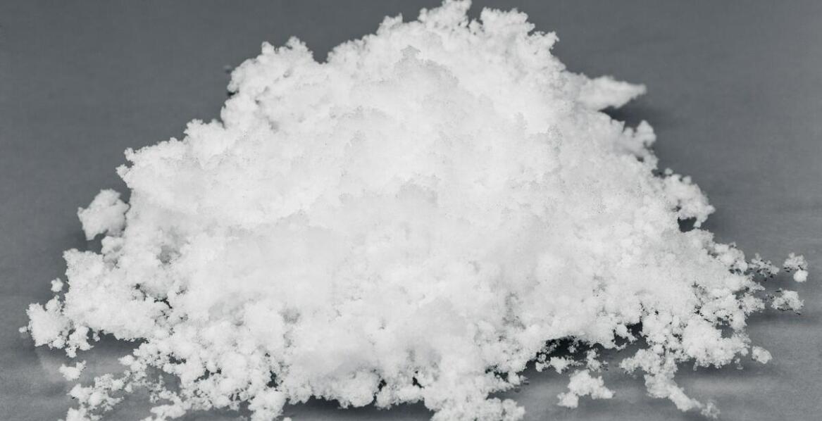 Porównanie chlorku magnezu i chlorku wapnia jako środków do utrzymania dróg